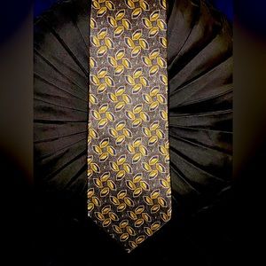 Classic Geoffrey Beene New York Imported Fabric 100% Silk Tie